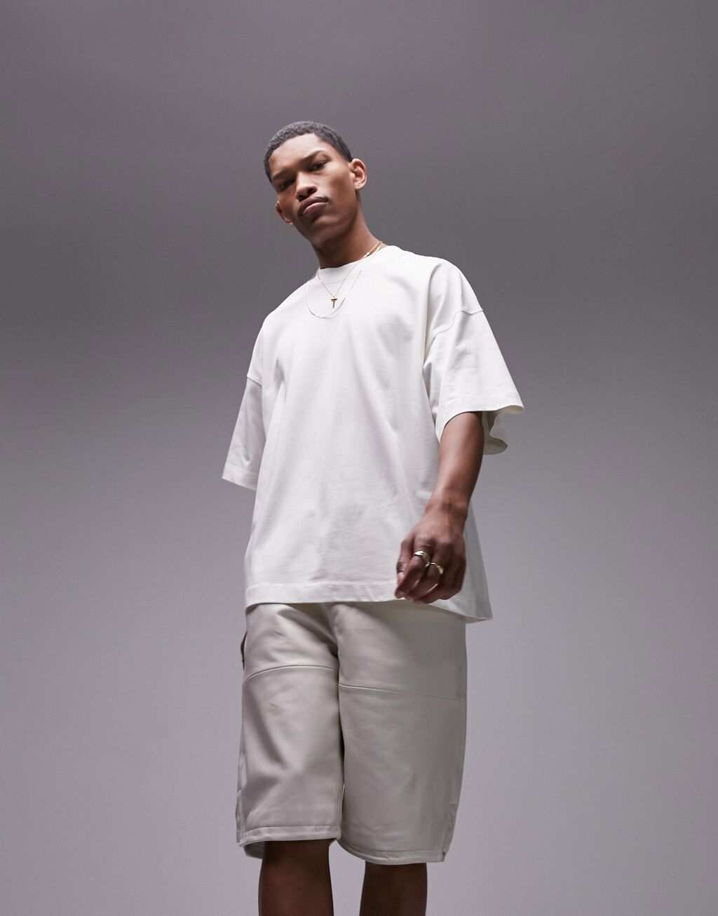 

Бежевая футболка оверсайз с приспущенными плечами Topman Limited