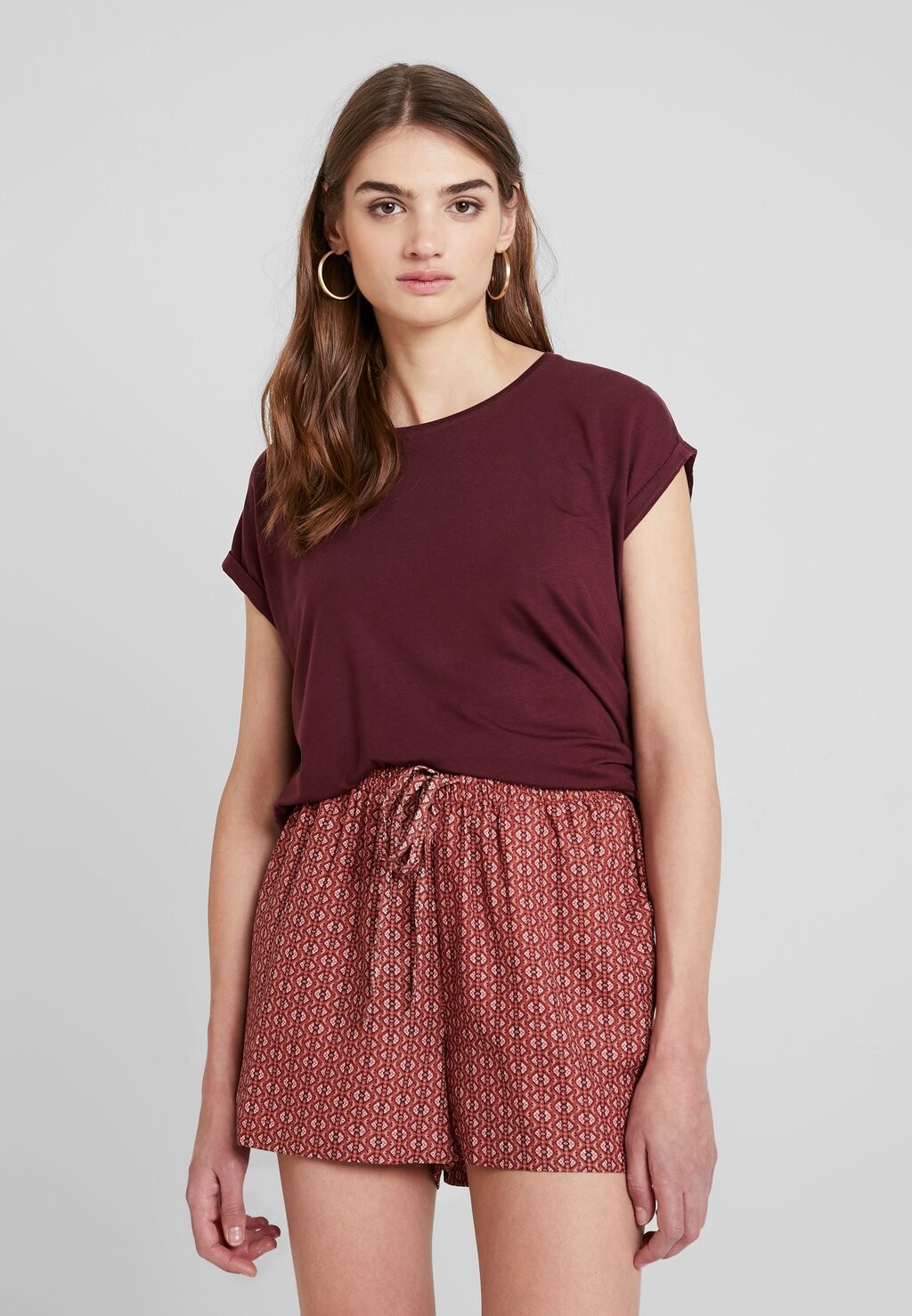 

Базовая футболка Vero Moda, Коричневый