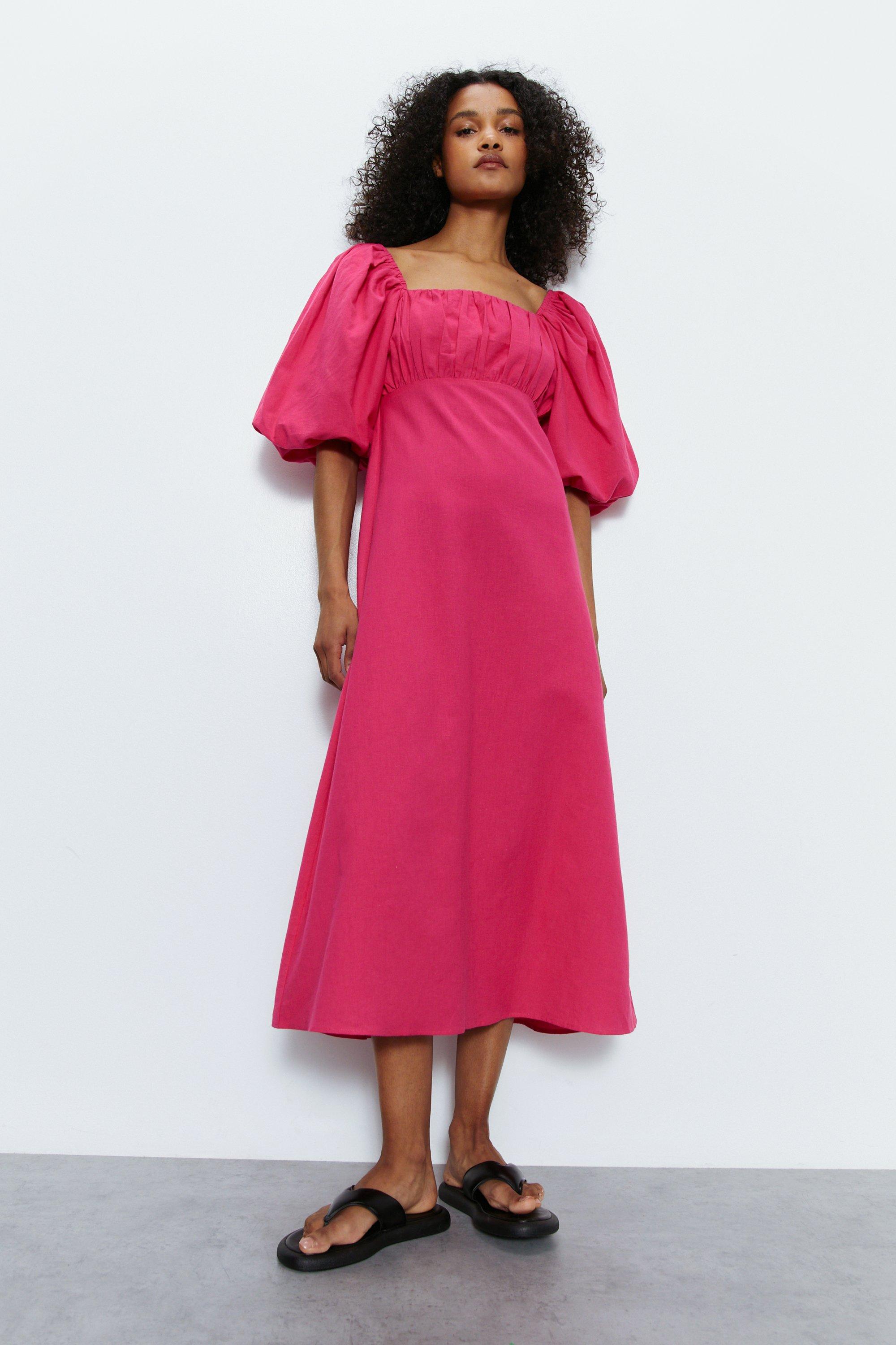 цена Хлопковое платье миди с пышными рукавами и лифом со сборками Warehouse, розовый