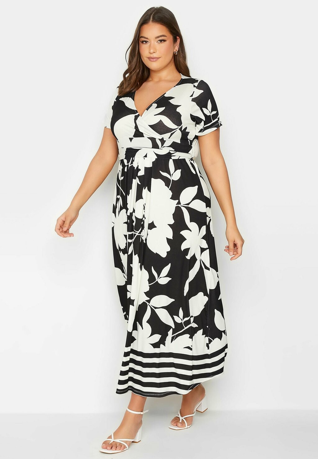 

Летнее платье Yours Clothing, черный