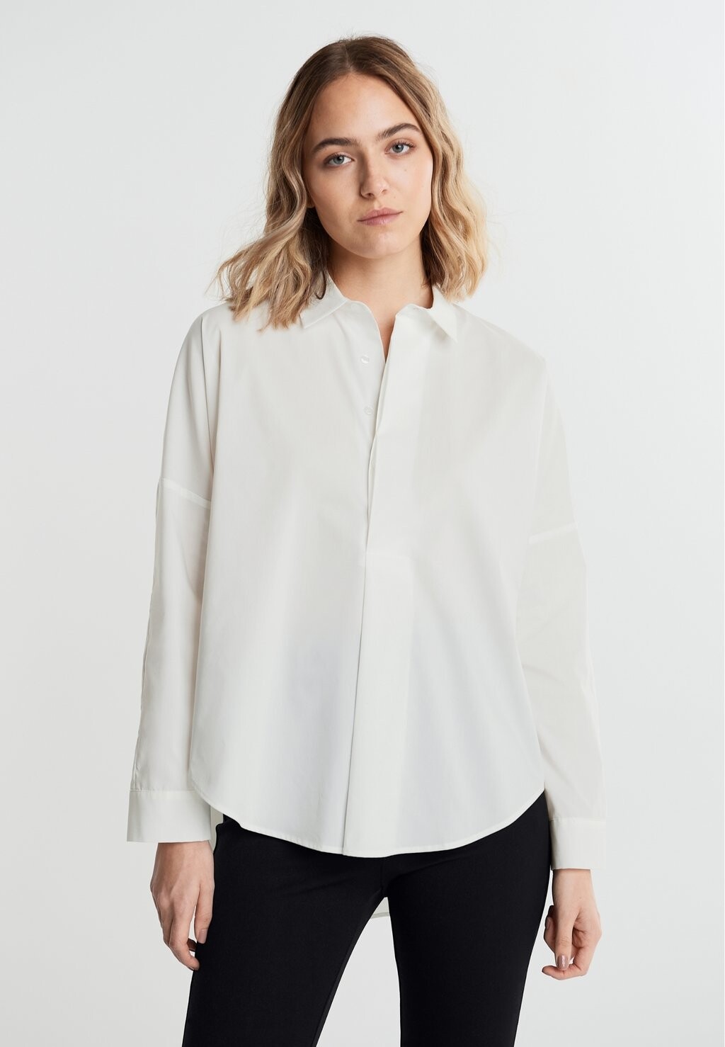 

Рубашка Gina Tricot, белый