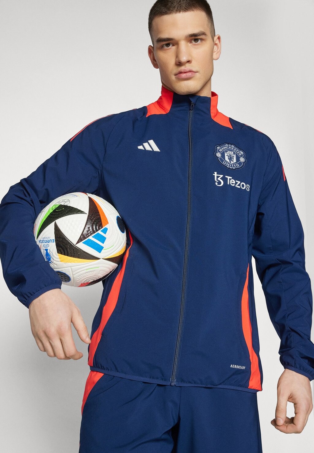 

Тренировочная куртка Manchester United Presentation Jacket adidas Performance, темно-синий