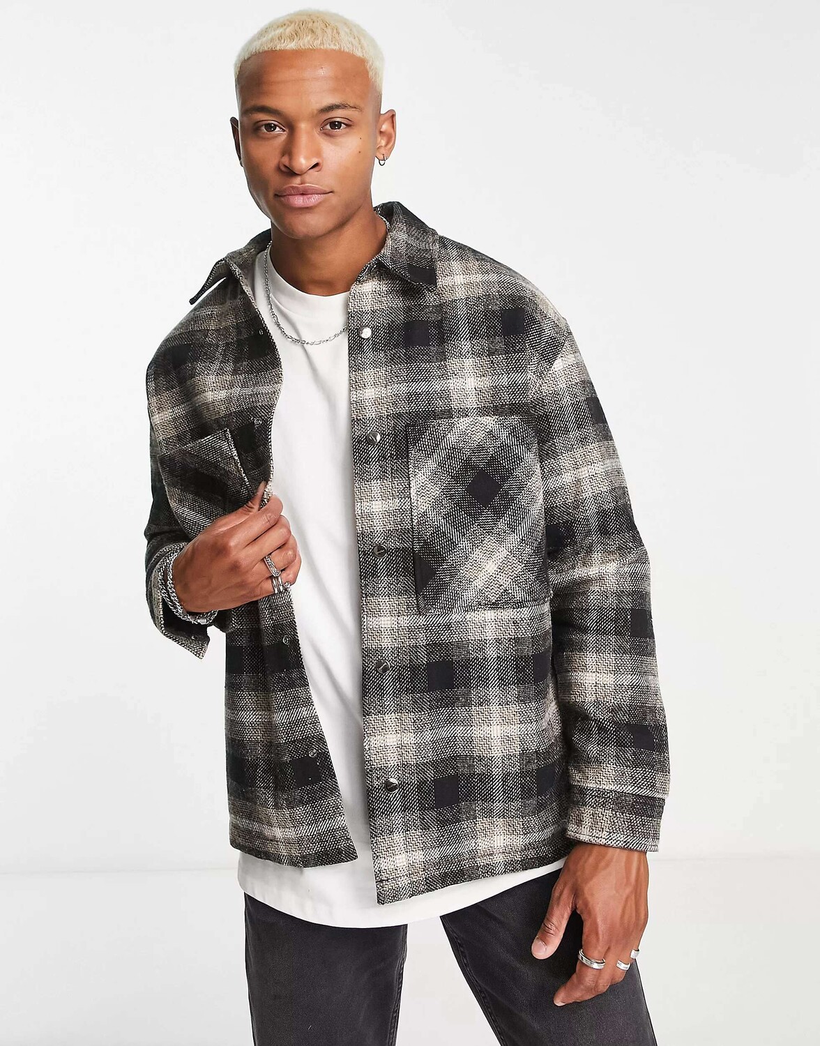 

Коричневая куртка-рубашка в клетку оверсайз из искусственной шерсти Bershka, Коричневый