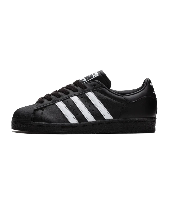 

Кроссовки Superstar 82 Adidas, черный