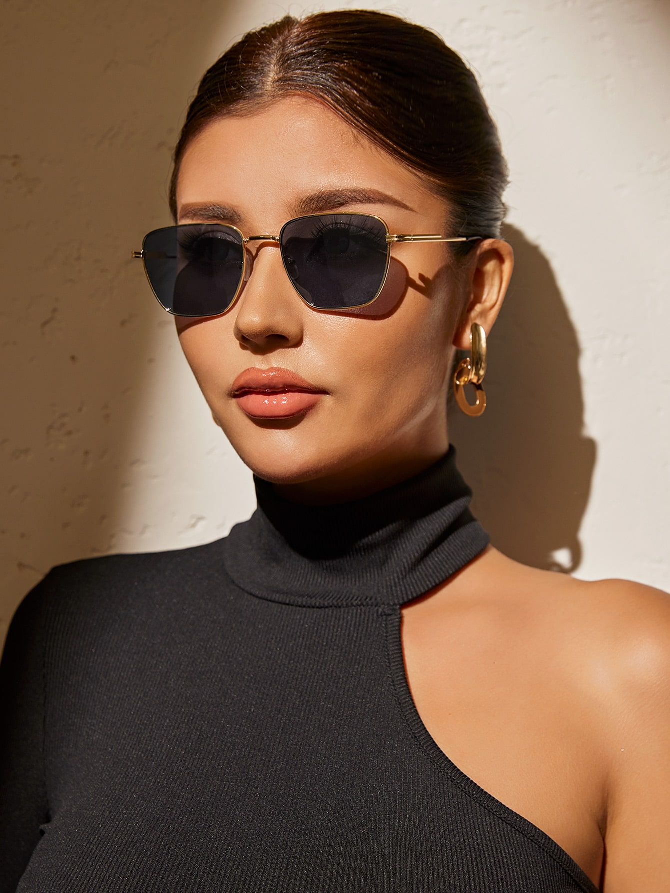 Солнцезащитные очки в металлической оправе Черные оттенки
