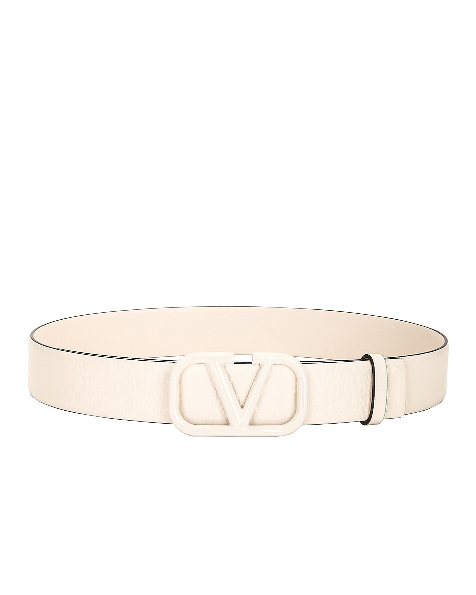

Ремень с логотипом V и логотипом 30 Valentino Garavani, цвет Light Ivory