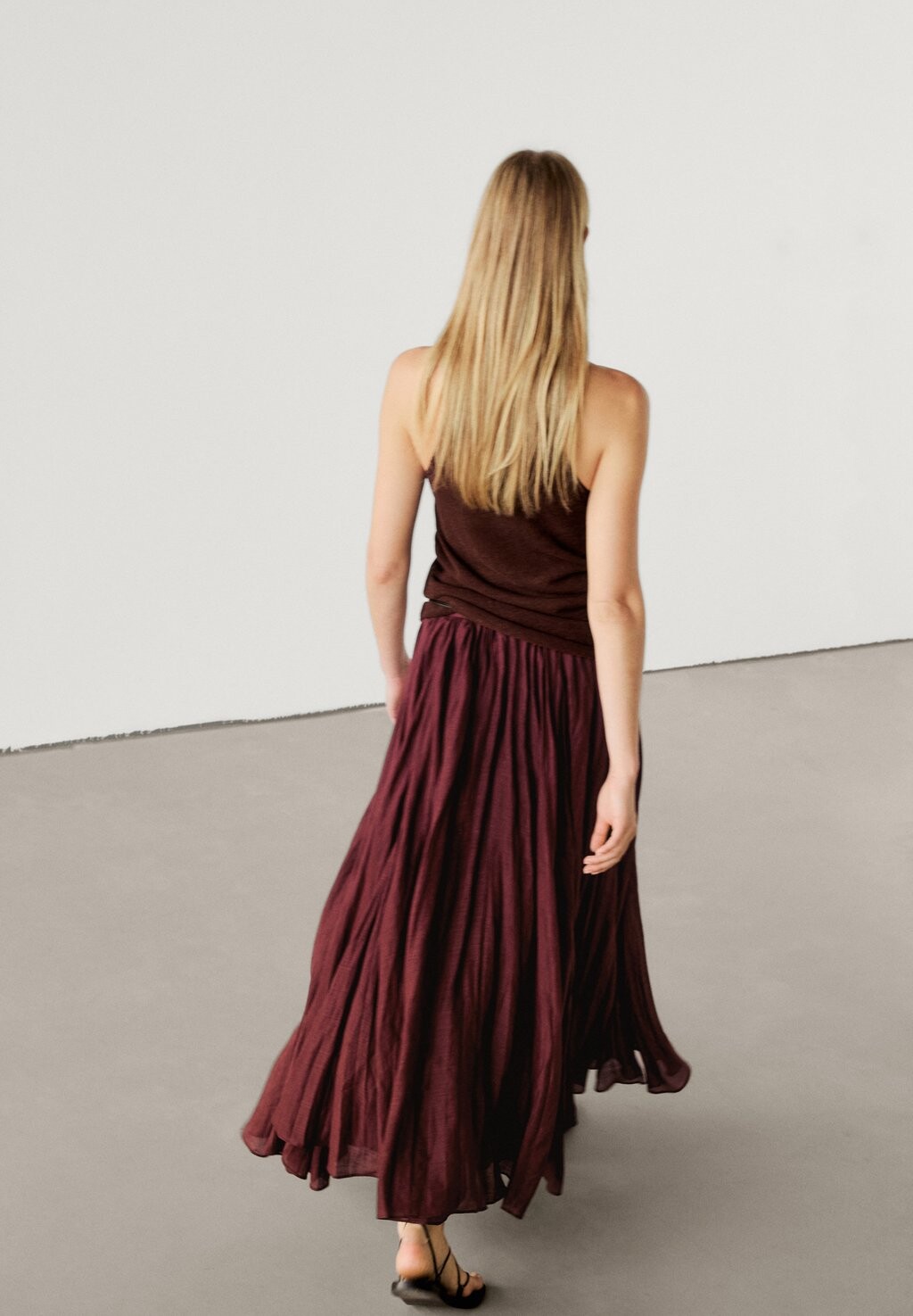 

Топ HALTER WITH DETAIL Massimo Dutti, коричневый