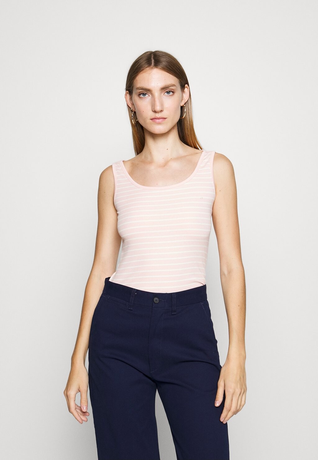 

Топ Lauren Ralph Lauren