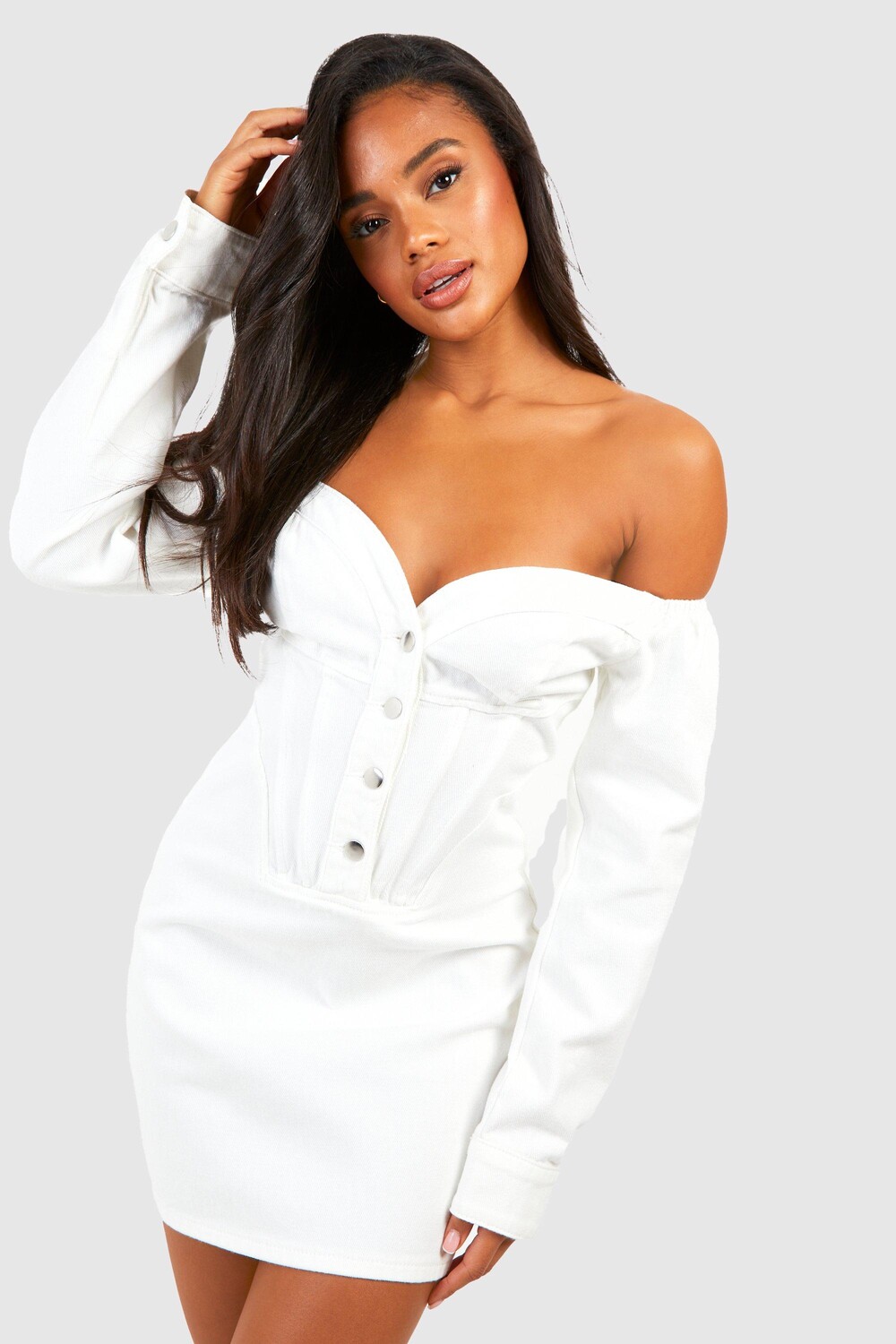 

Мини-платье из денима с открытыми плечами и корсетными швами Boohoo, белый