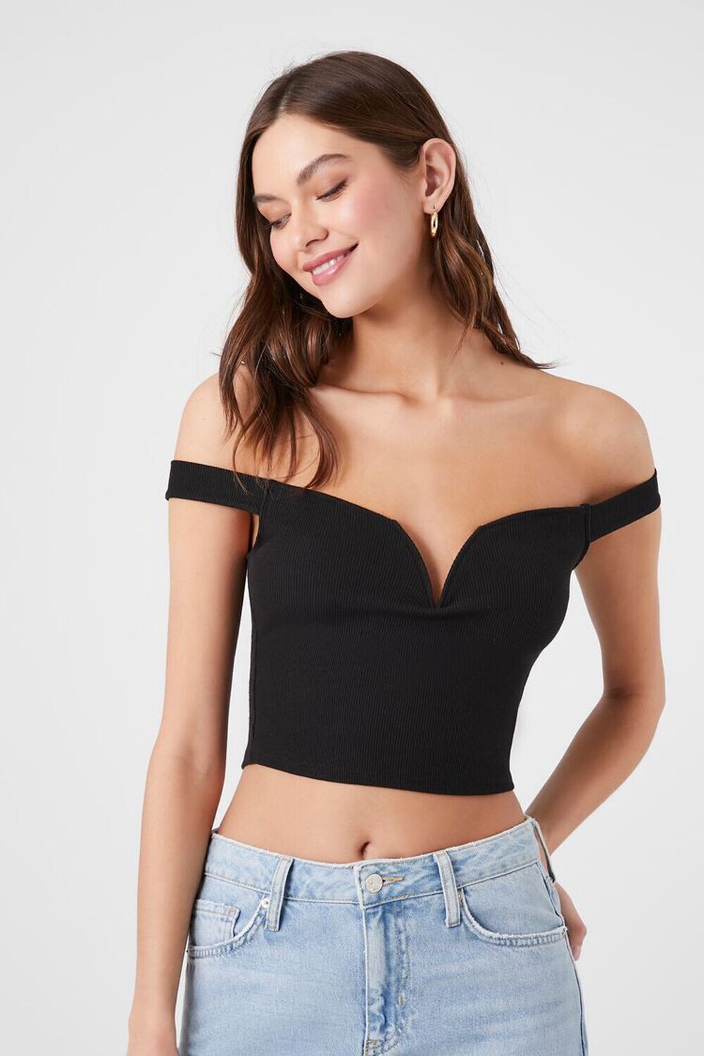 

Укороченный топ в рубчик с открытыми плечами Forever 21, черный