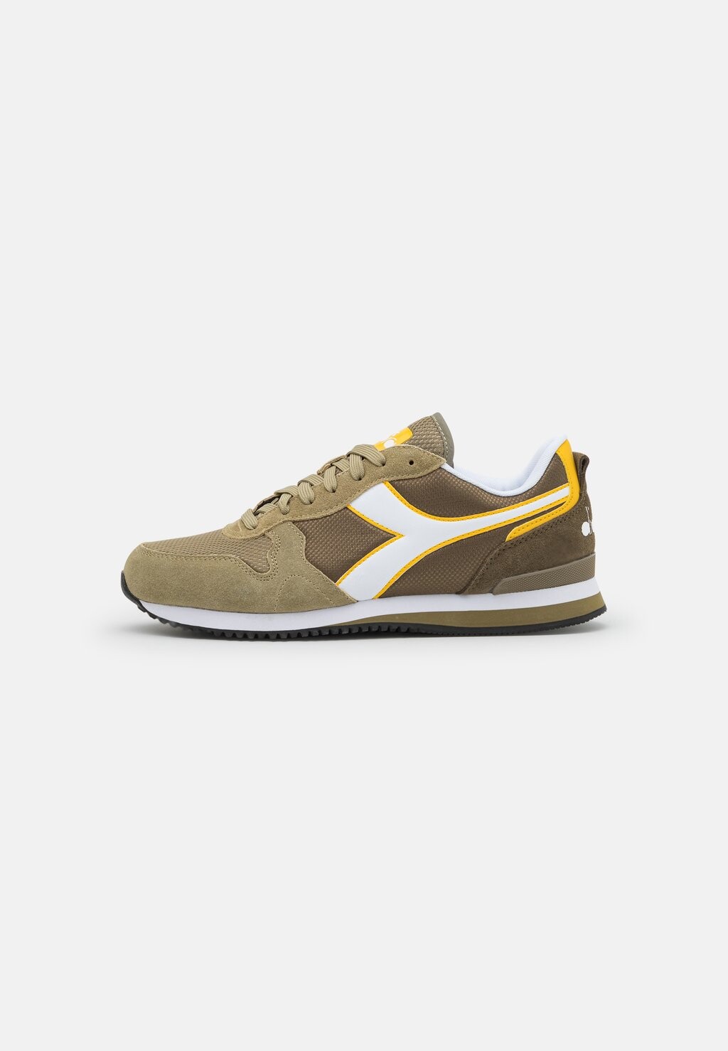 

Кроссовки Diadora