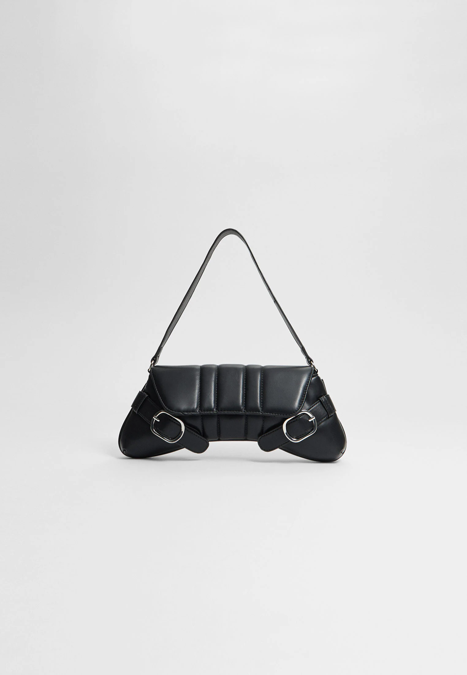 

Сумка через плечо с пряжкой Stradivarius, черный