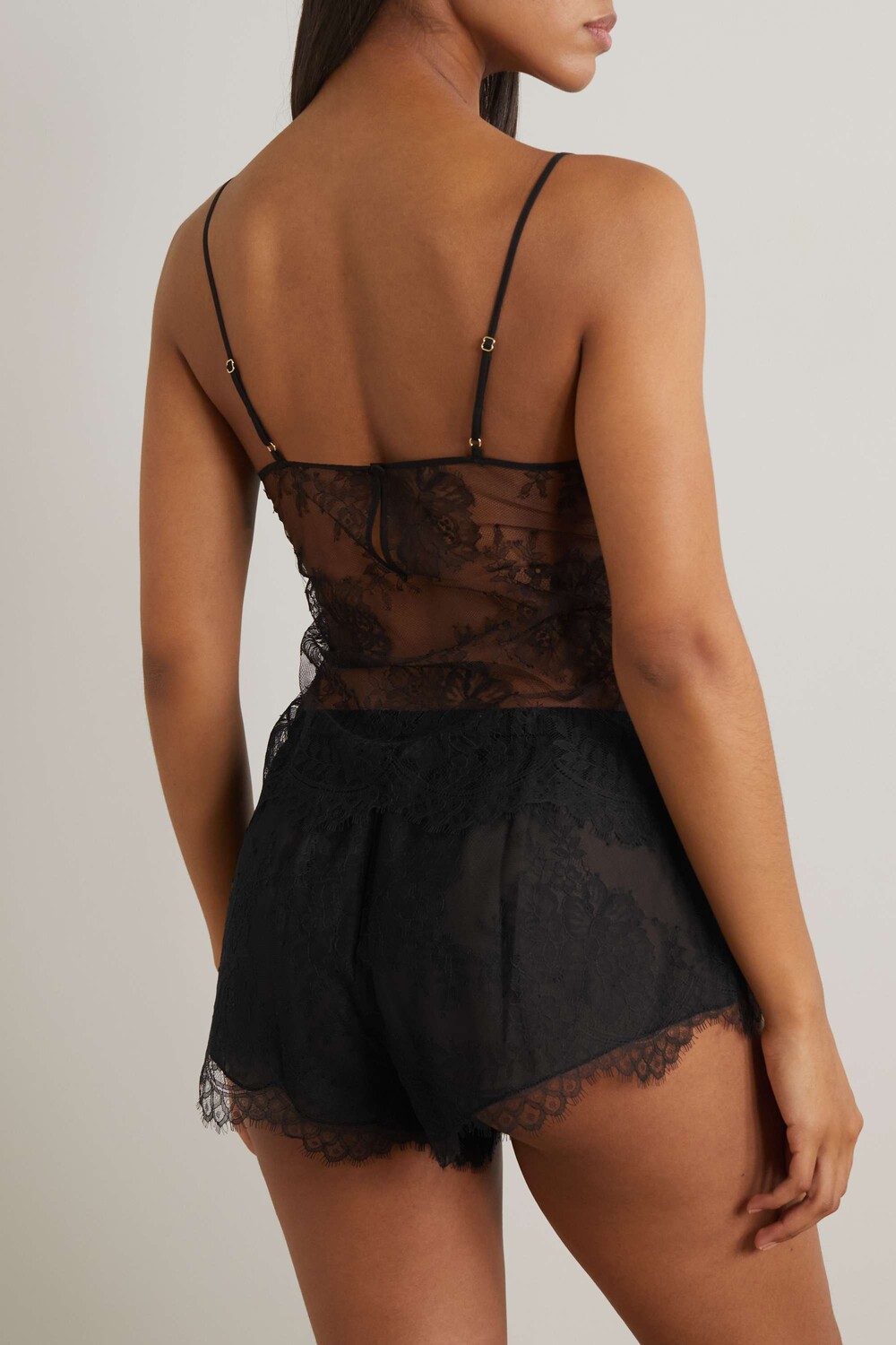 

AGENT PROVOCATEUR кружевные пижамные шорты Kiya с атласной отделкой, черный