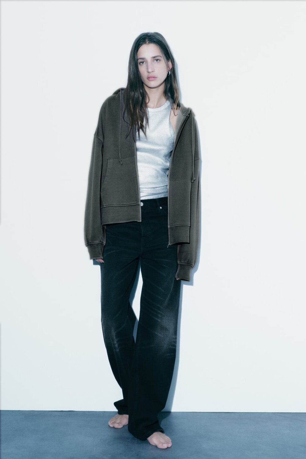 

Толстовка с выцветшим эффектом ZARA, черный