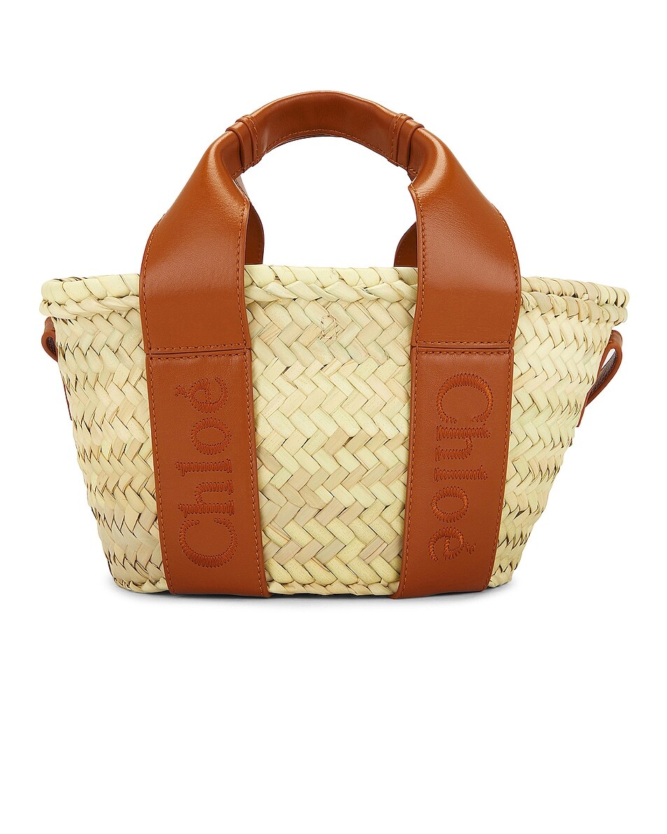 

Сумка-тоут Chloe Sense Small Basket, цвет Caramel