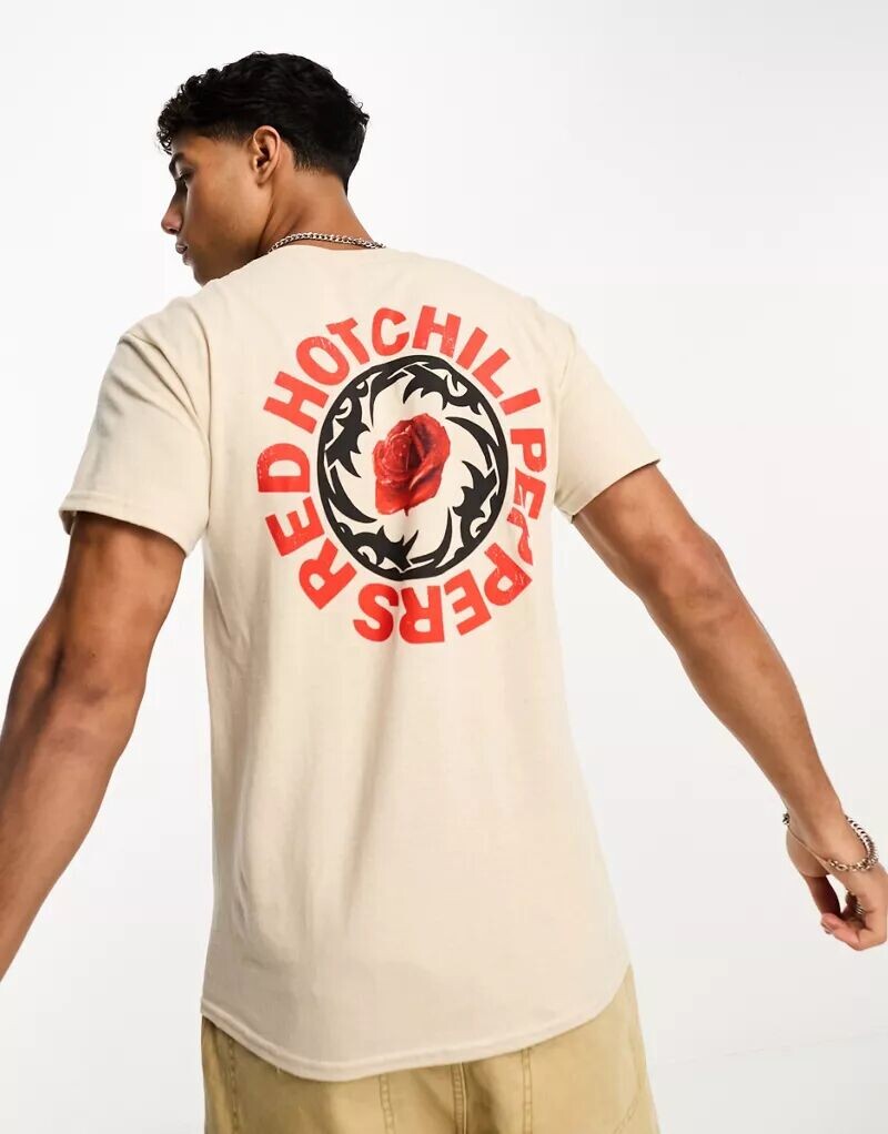 

Футболка цвета экрю River Island с принтом Red Hot Chili Peppers