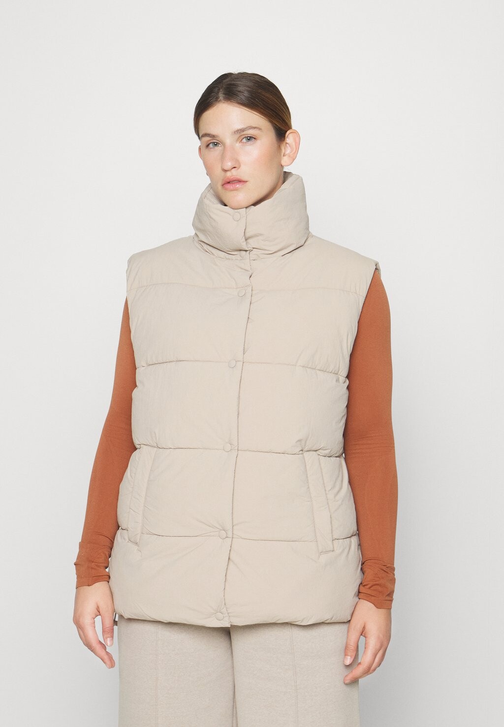 

Жилет Cotton On Body ЖИЛЕТ-ПУХОВИК MOTHER, цвет white pepper