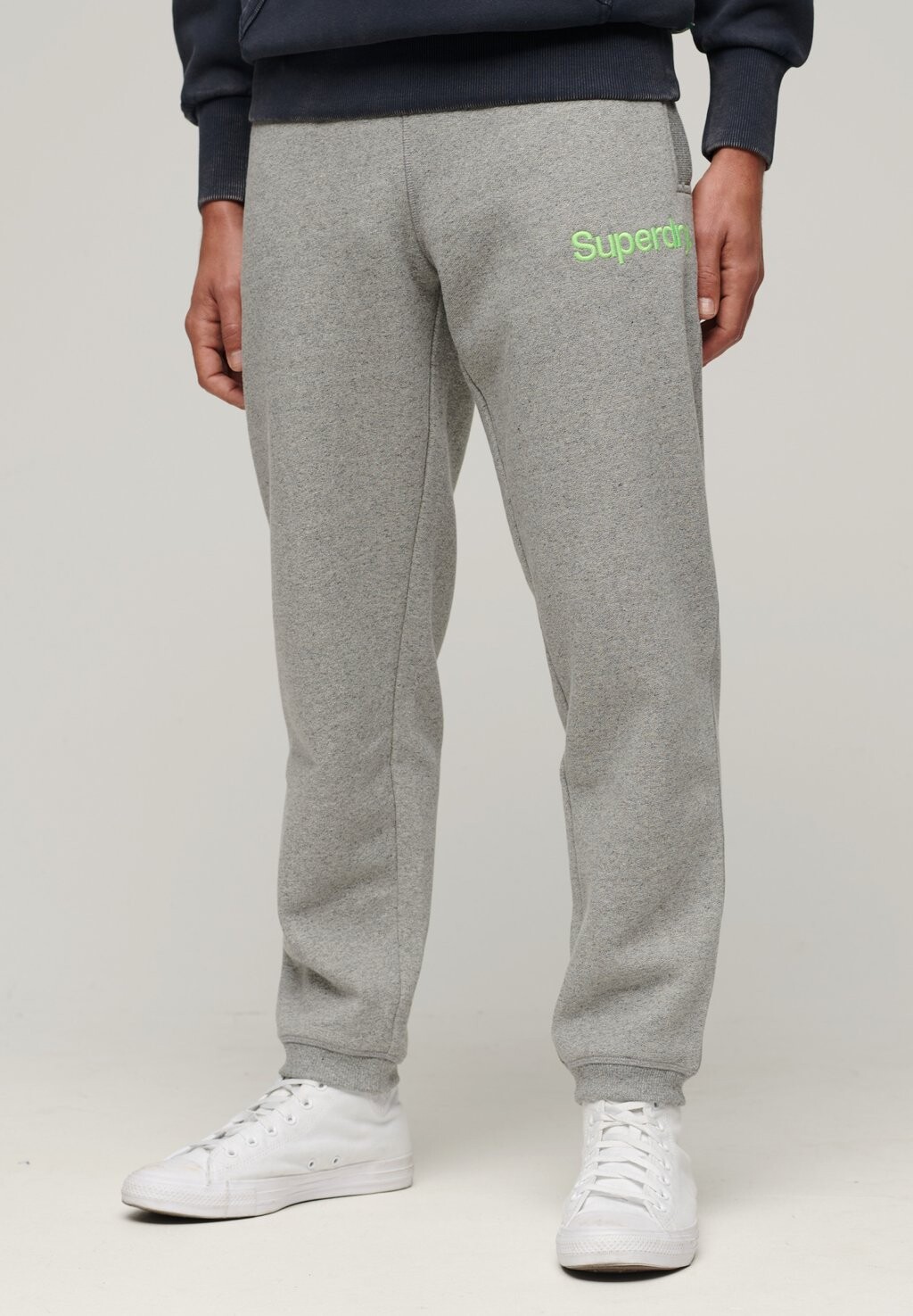

Спортивные брюки CORE LOGO CLASSIC WASH JOGGERS Superdry, серый