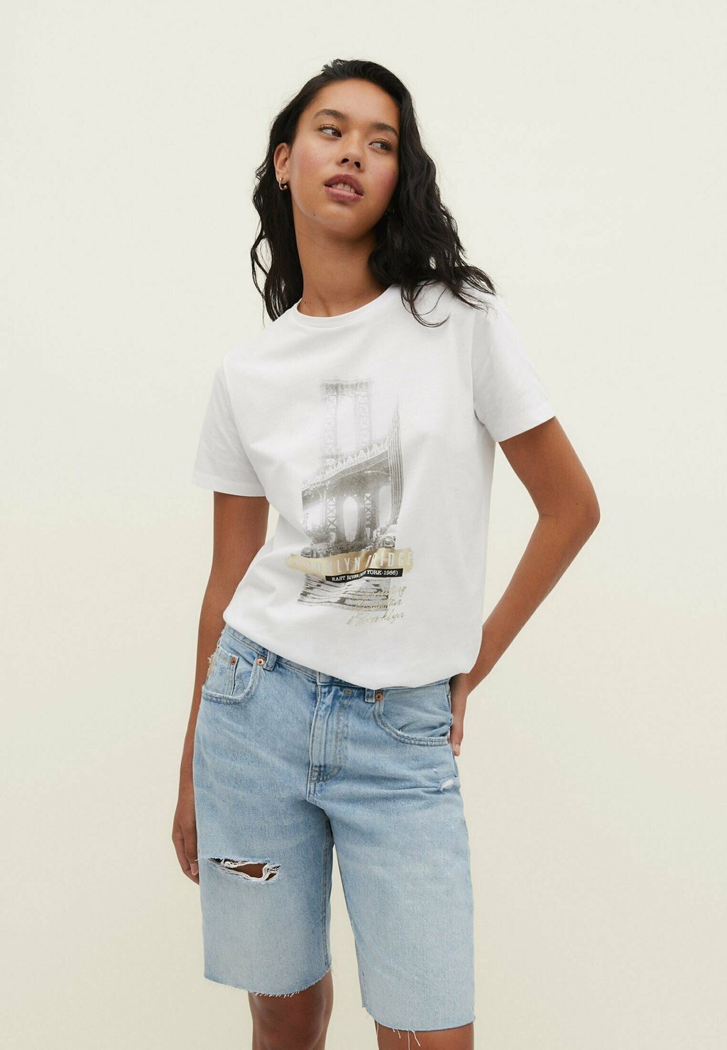 

Футболка с принтом Stradivarius, белый