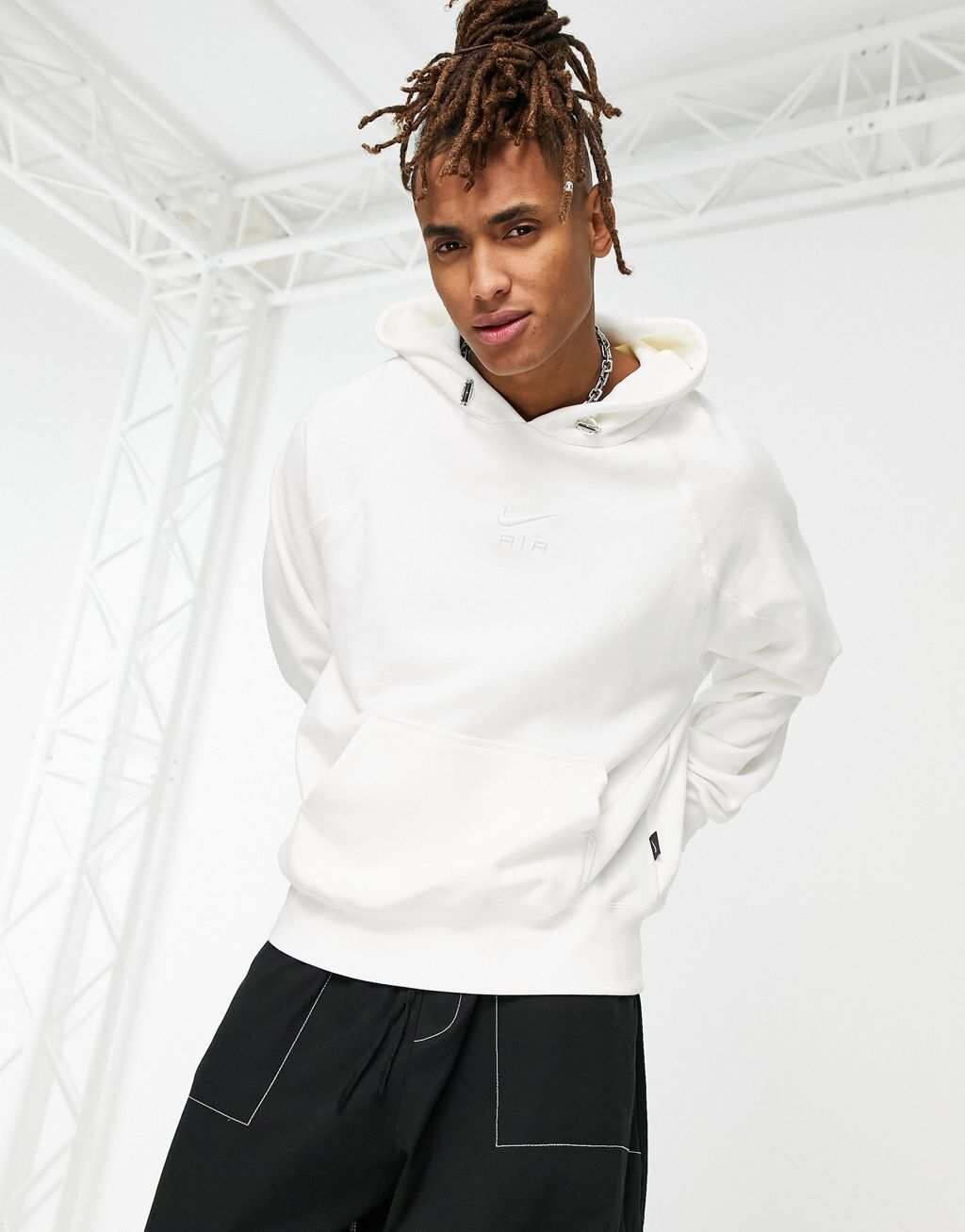 

Белая худи с логотипом Nike Air