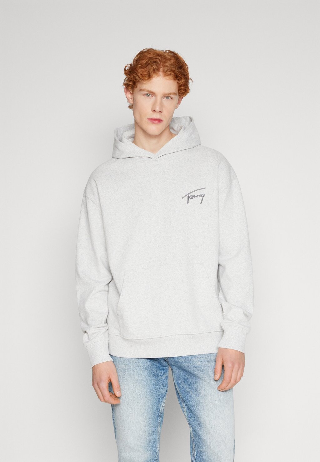 

Толстовка Tommy Jeans SIGNATURE HOODIE, цвет silver grey
