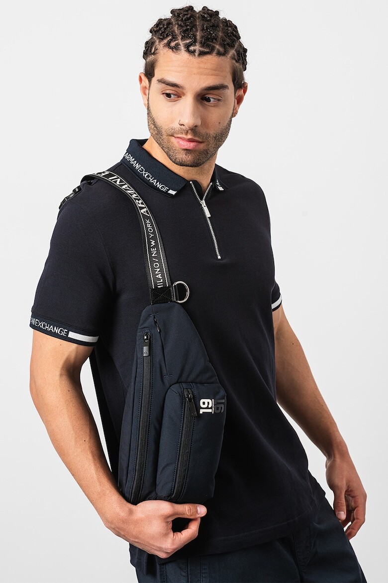 

Хлопковая футболка с воротником и короткой молнией Armani Exchange, синий