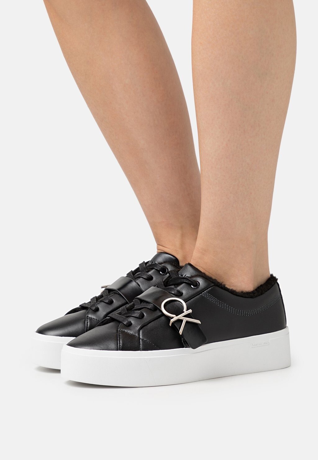 

Низкие кроссовки FLATFORM CUPSOLE LACE UP Calvin Klein, черный