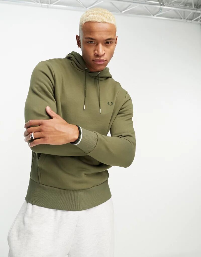 

Худи цвета хаки с контрастными полосками Fred Perry