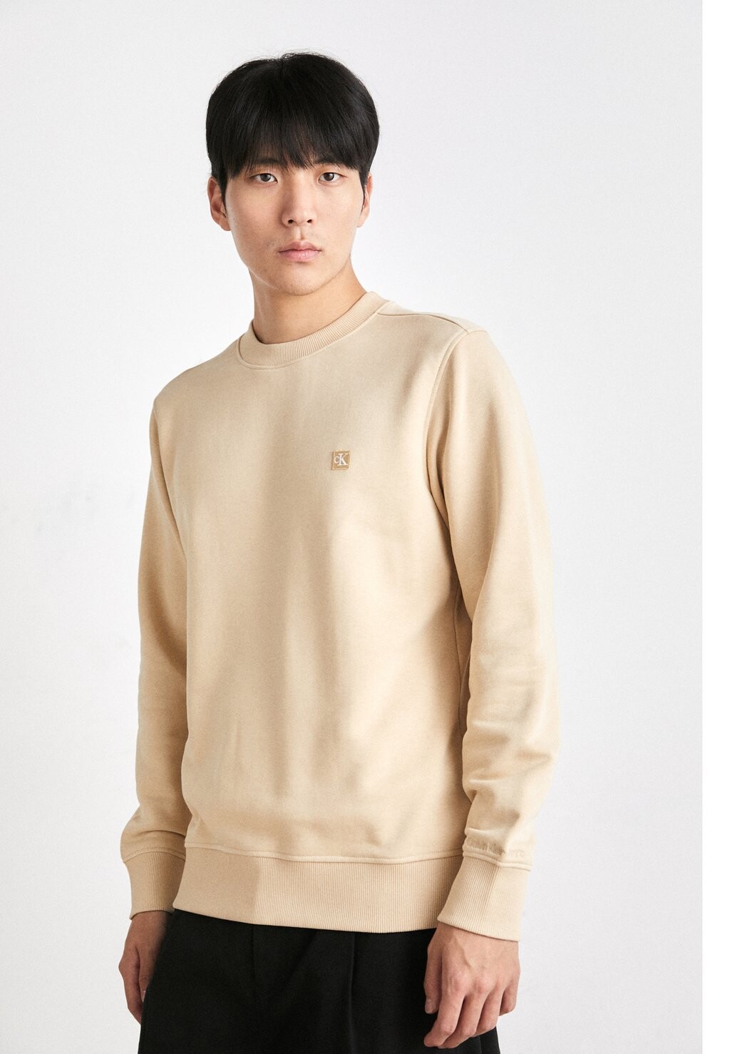 

Толстовка Calvin Klein Jeans EMBRO BADGE CREW NECK, цвет warm sand