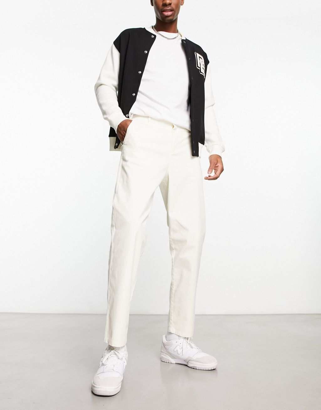 

Светло-бежевые чиносы ASOS DESIGN