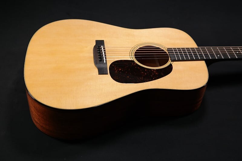 

Акустическая гитара Martin D-18 Guitar Standard Series Acoustic Guitars, Hand-Built Martin Guitars with Authentic Wood 064