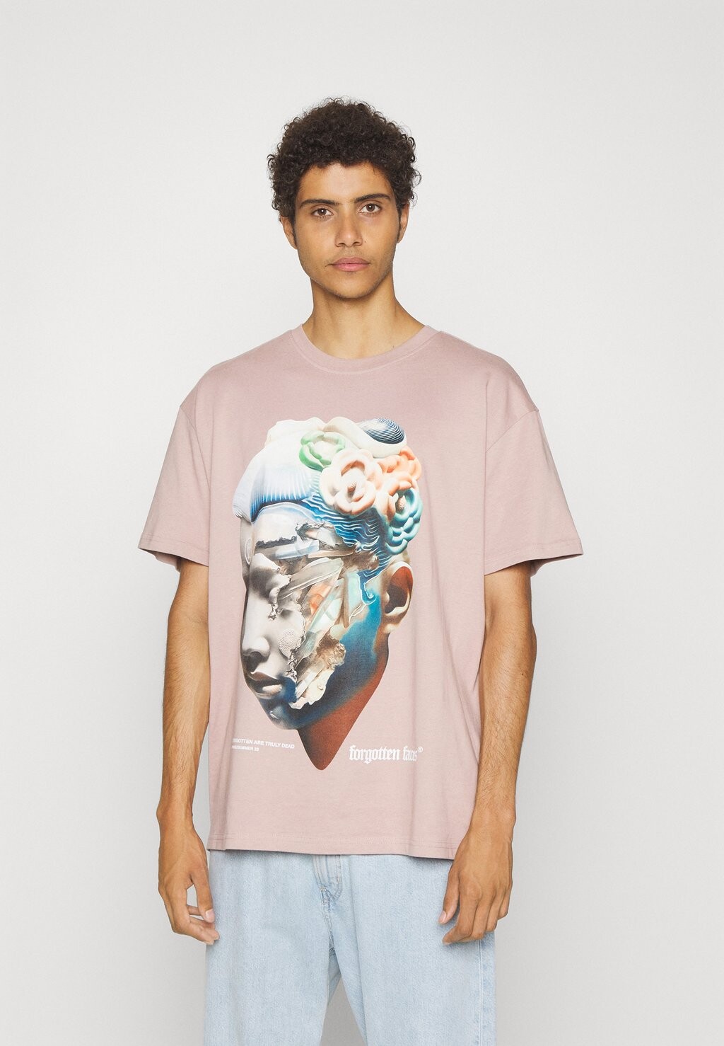 

Футболка с принтом KINTSUGI UNISEX Forgotten Faces, обнаженная