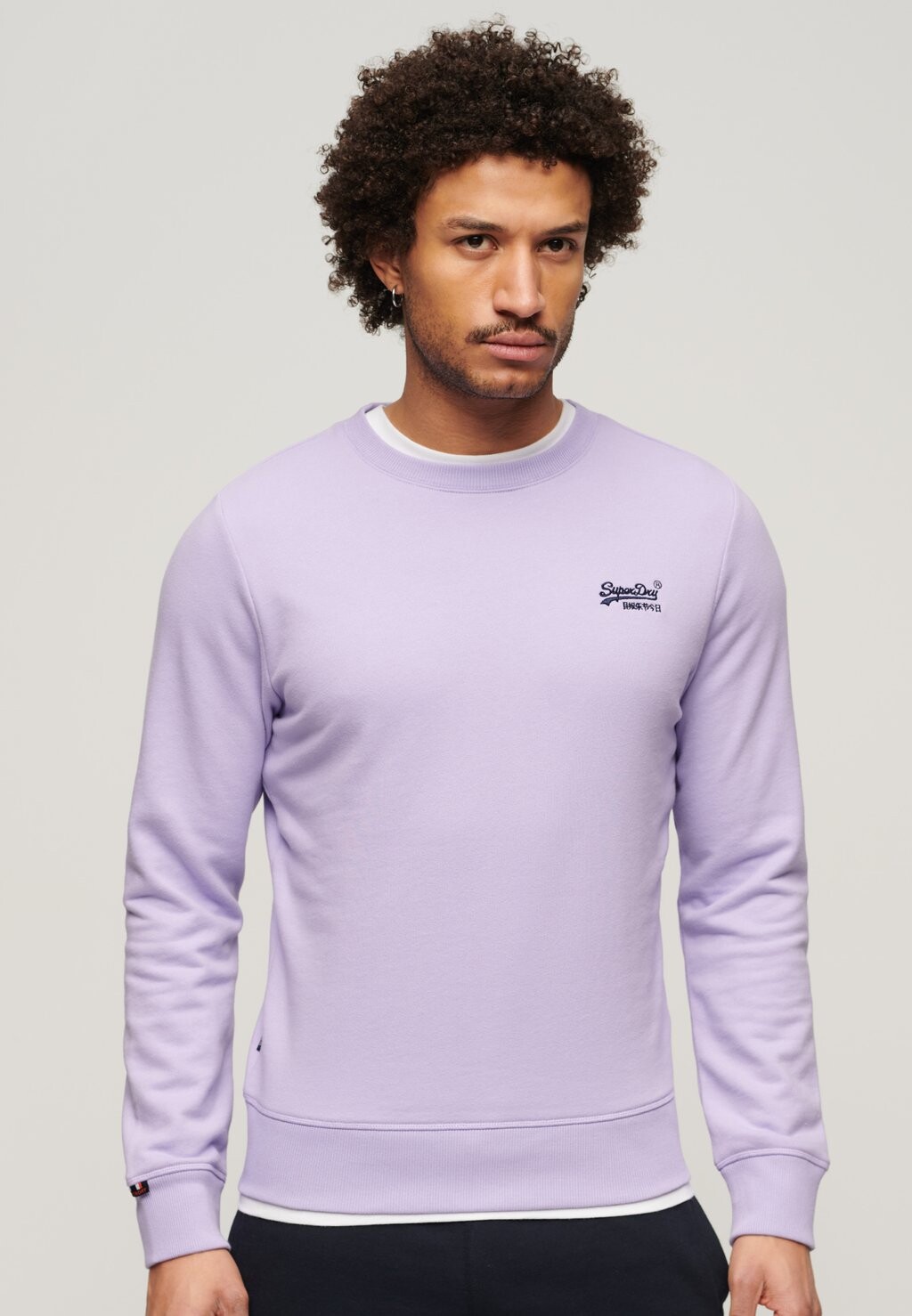 

Толстовка ESSENTIAL LOGO CREW Superdry, цвет light lavender purple