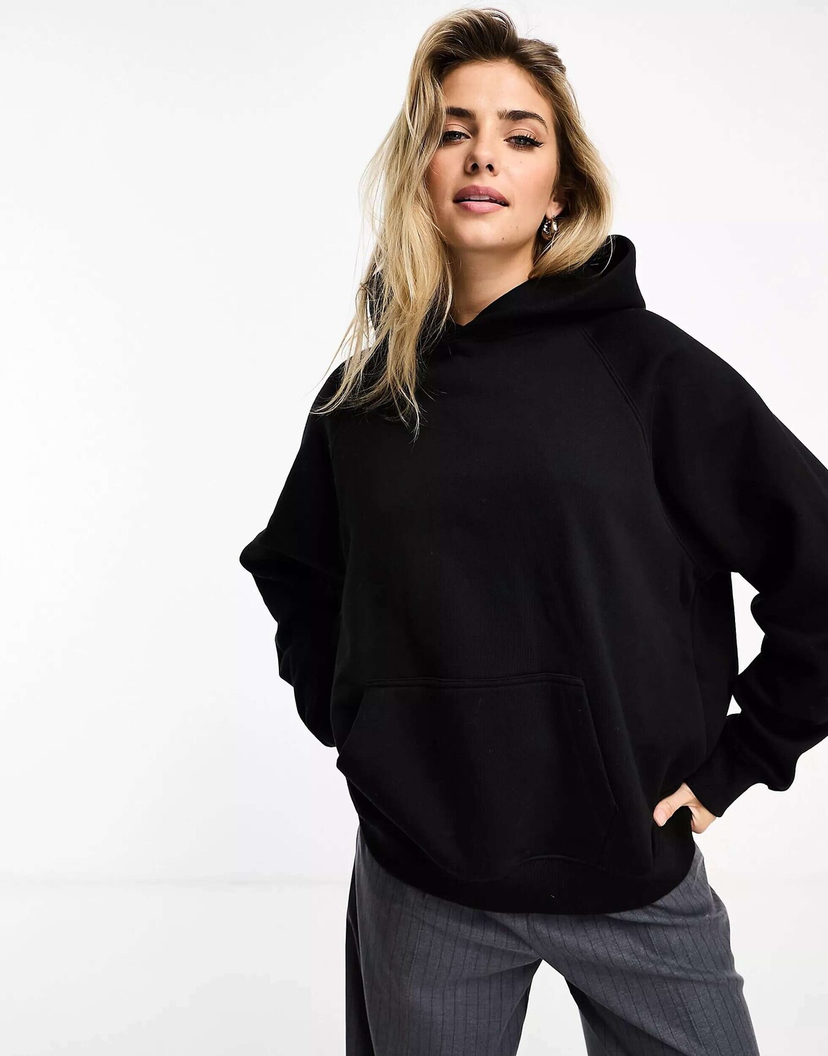 

Черное оверсайз-худи Pull&Bear, Черный