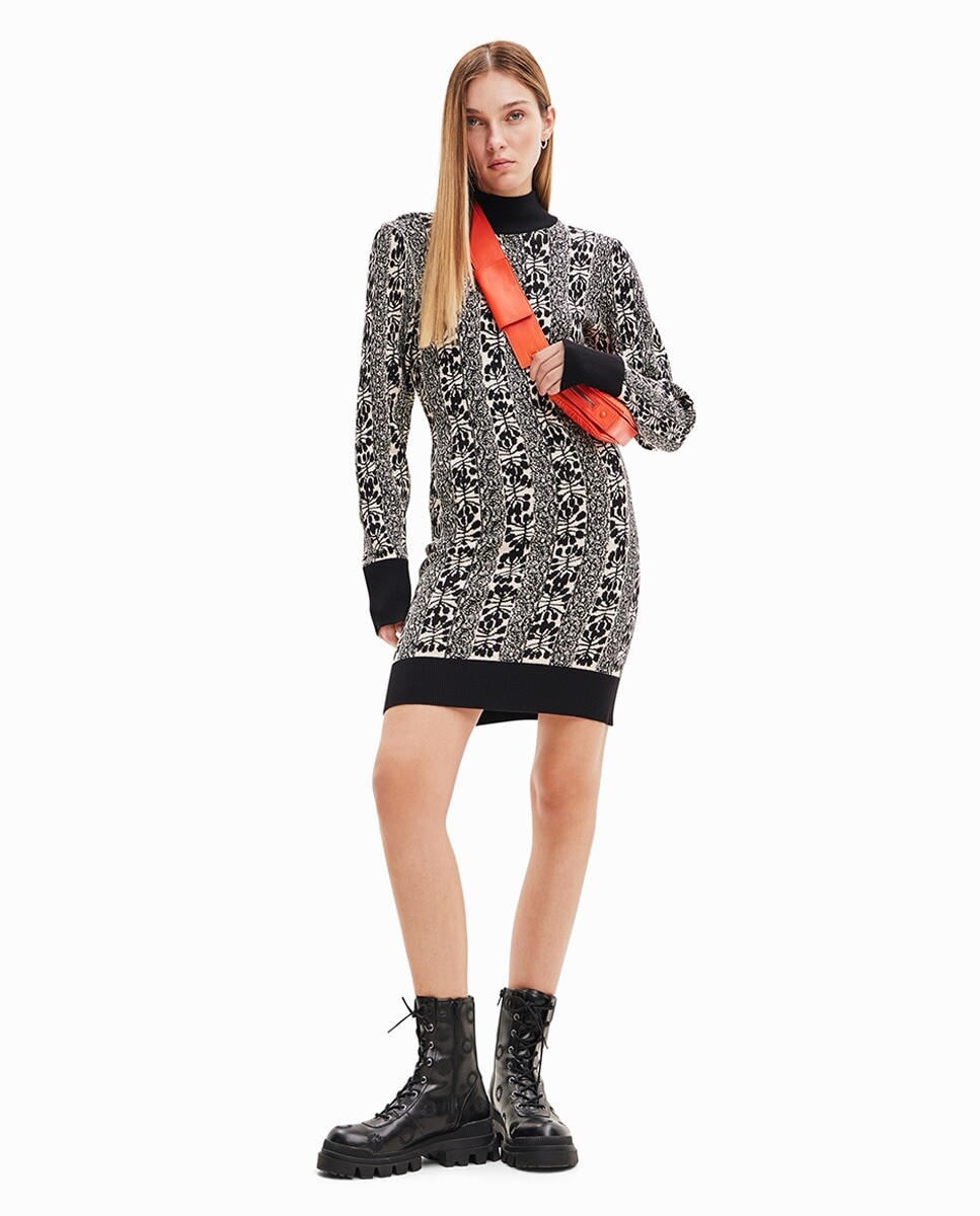 

Короткое трикотажное платье от дизайнера М. Кристиана Лакруа Desigual, черный
