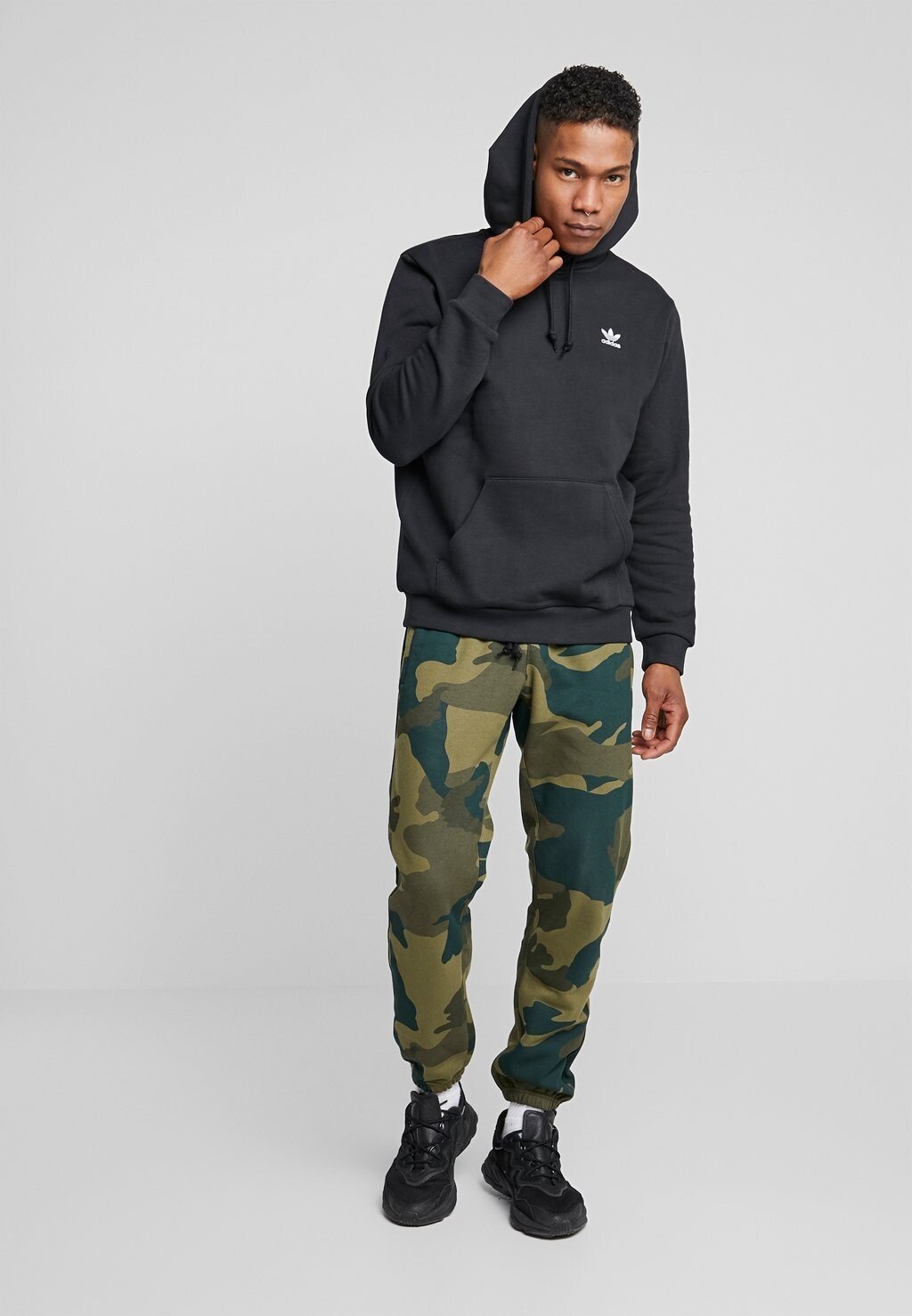

Толстовка Essential Hoody Unisex adidas Originals, черный