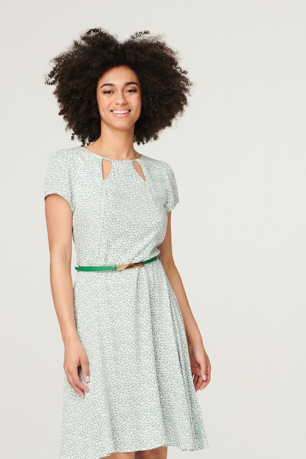 

Короткое платье с цветочным вырезом в стиле Ditsy Izabel London, зеленый