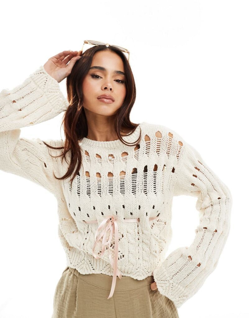

Miss Selfridge – кремовый свитер с длинными рукавами крючком и контрастным бантом