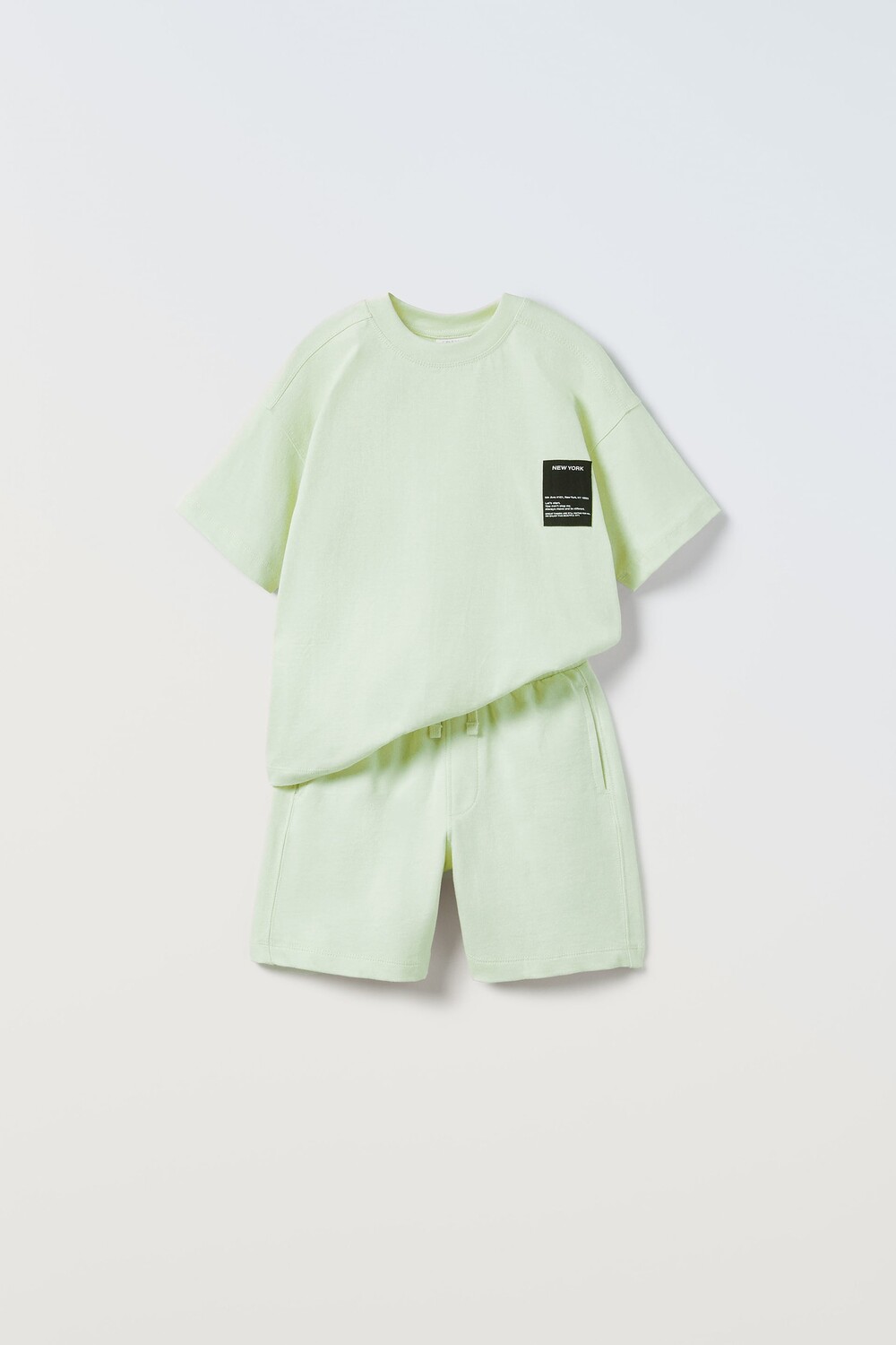

Комплект футболка и шорты Zara, монетный двор