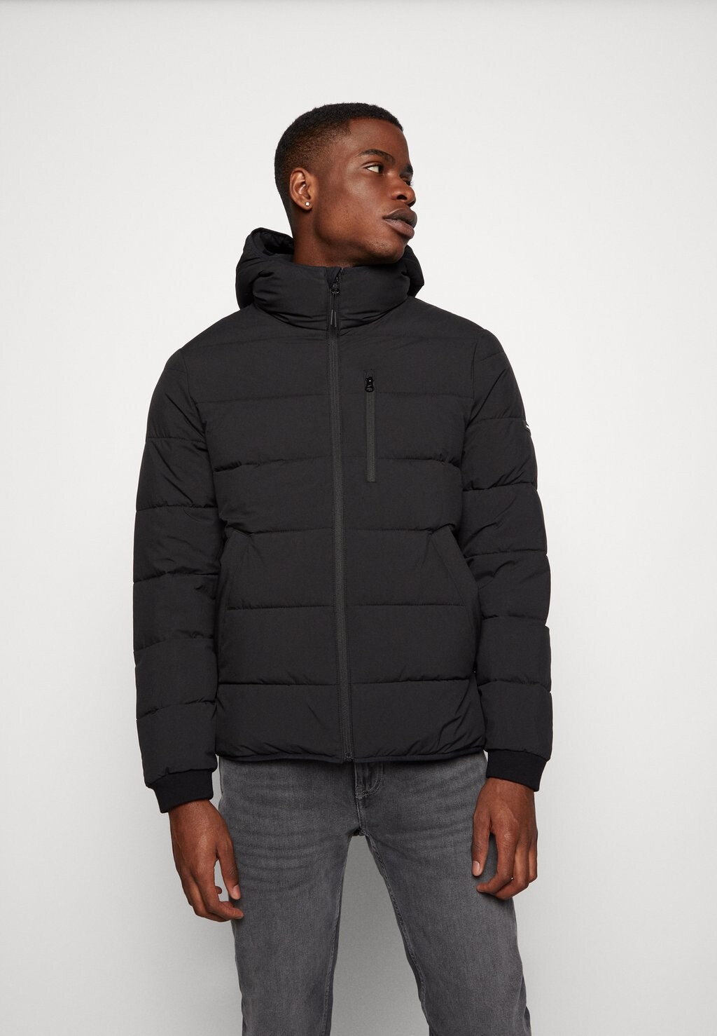 

Зимняя куртка Abercrombie & Fitch