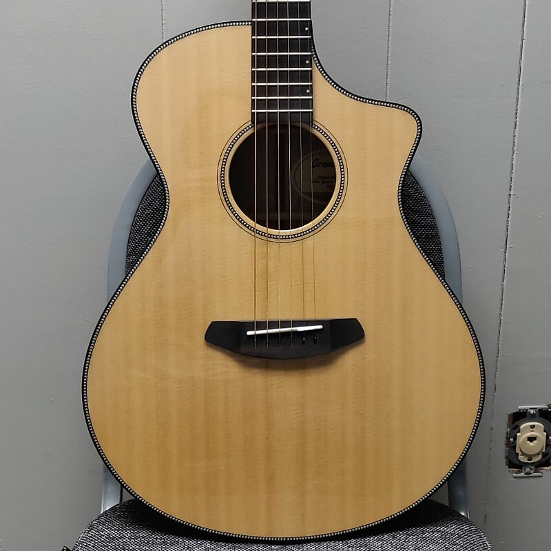 

Акустическая гитара Breedlove Oregon Concert CE Sitka/Myrtlewood Natural