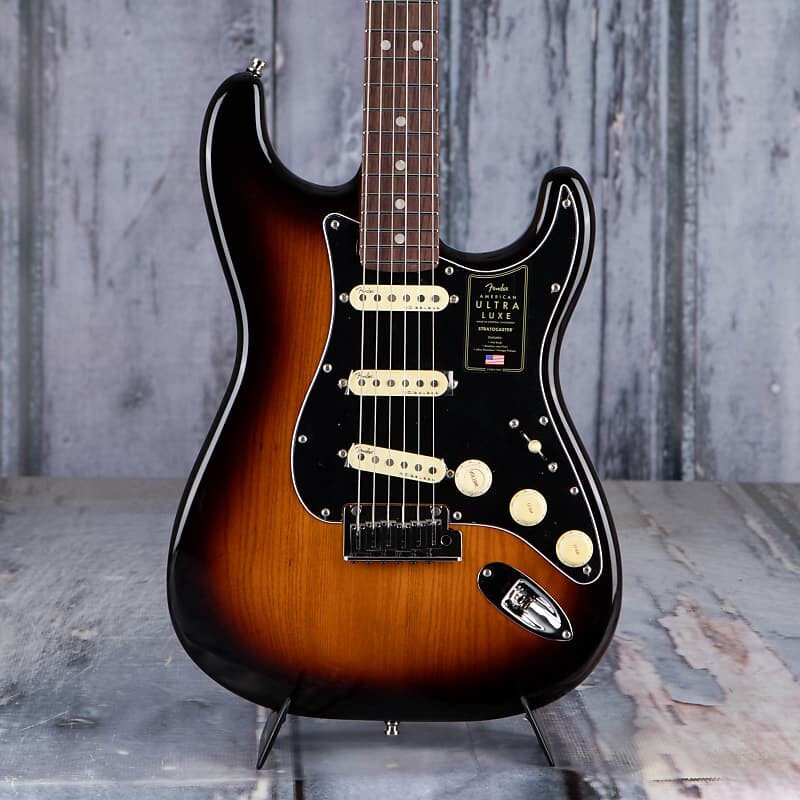 

Электрогитара Fender American Ultra Luxe Stratocaster, Rosewood Fingerboard, 2-Color Sunburst,