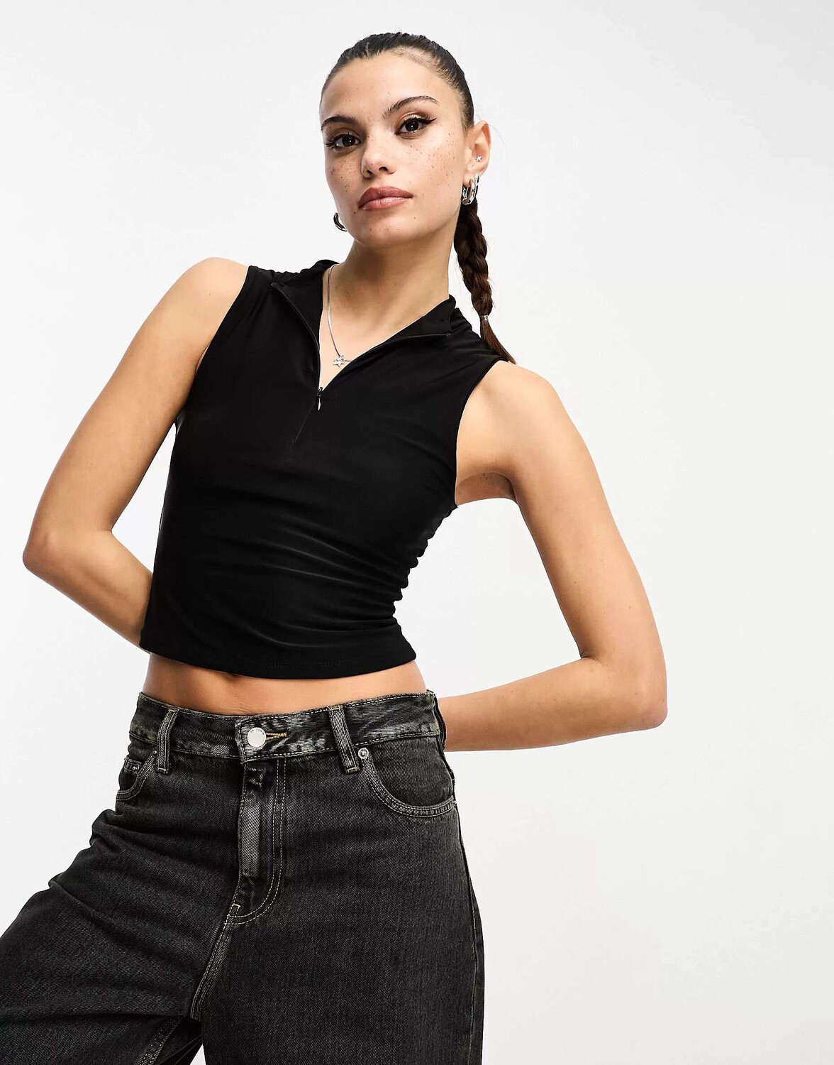 

Черный топ с высоким воротником на двойной молнии ASOS
