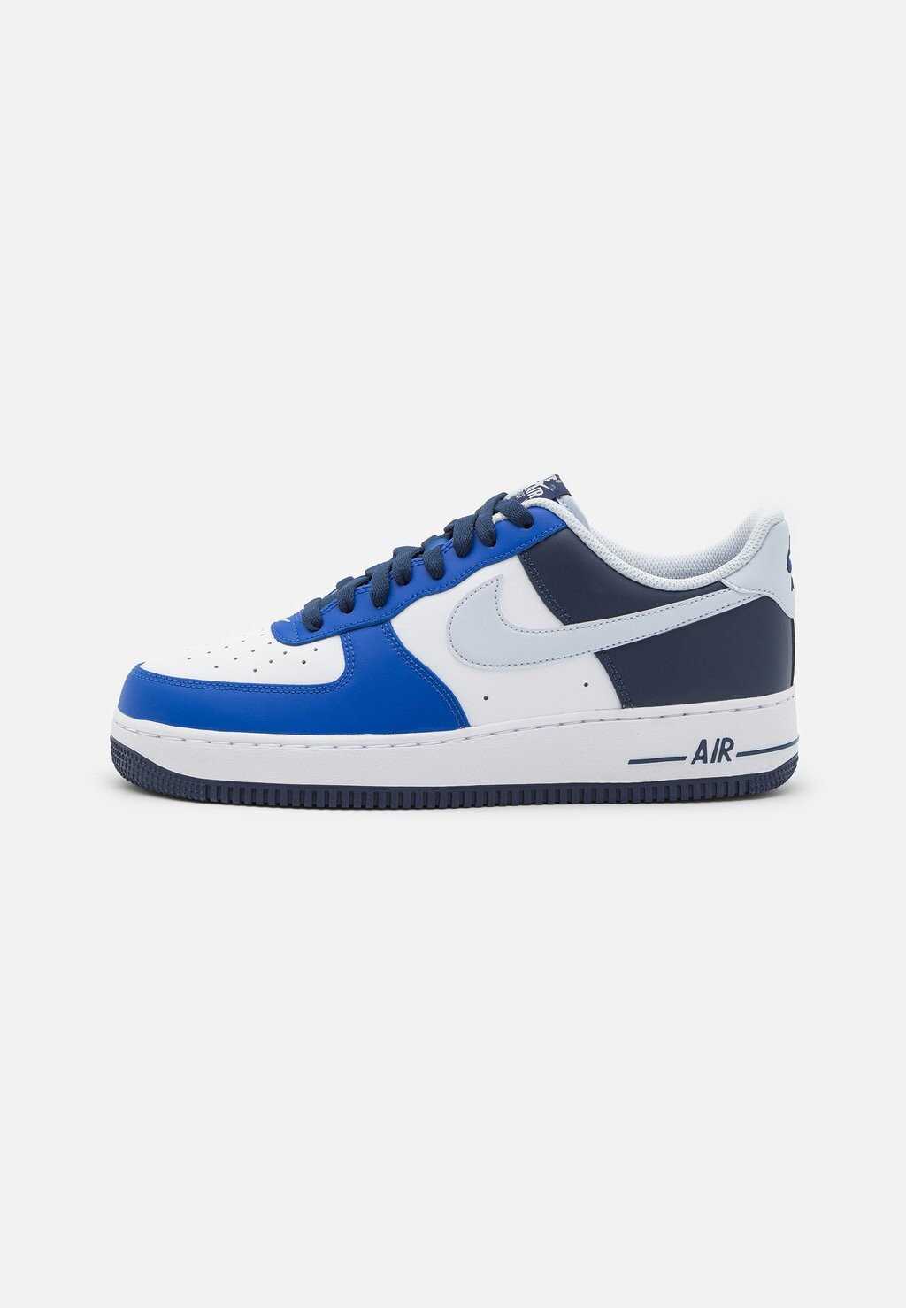 Низкие кроссовки Air Force 1 07 Nike, цвет white/football grey/game royal/midnight navy низкие кроссовки air force 1 unisex nike цвет white midnight navy football grey