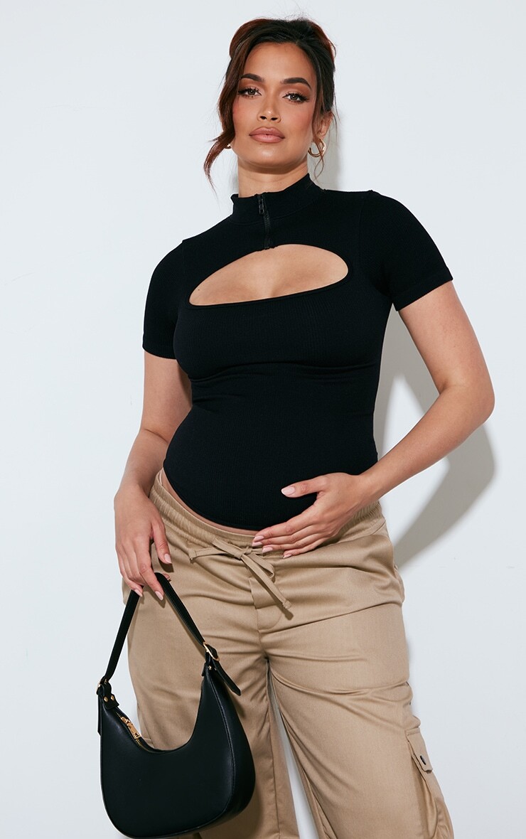 

PrettyLittleThing Черный топ в рубчик с вырезом спереди для беременных