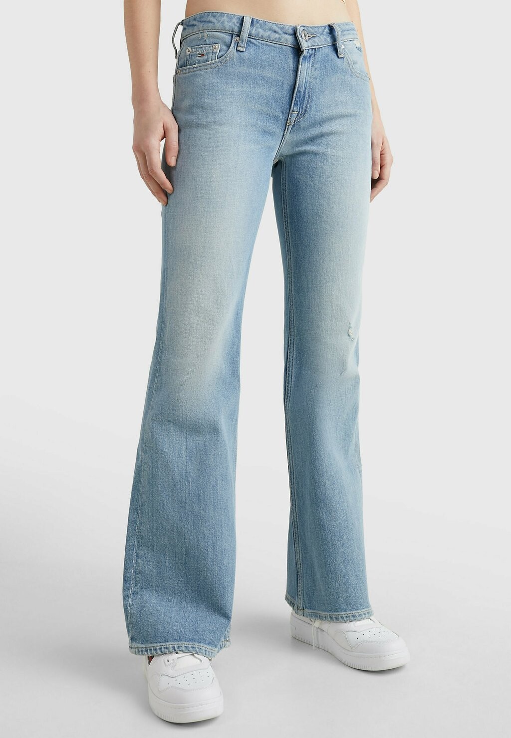 

Расклешенные джинсы Tommy Jeans