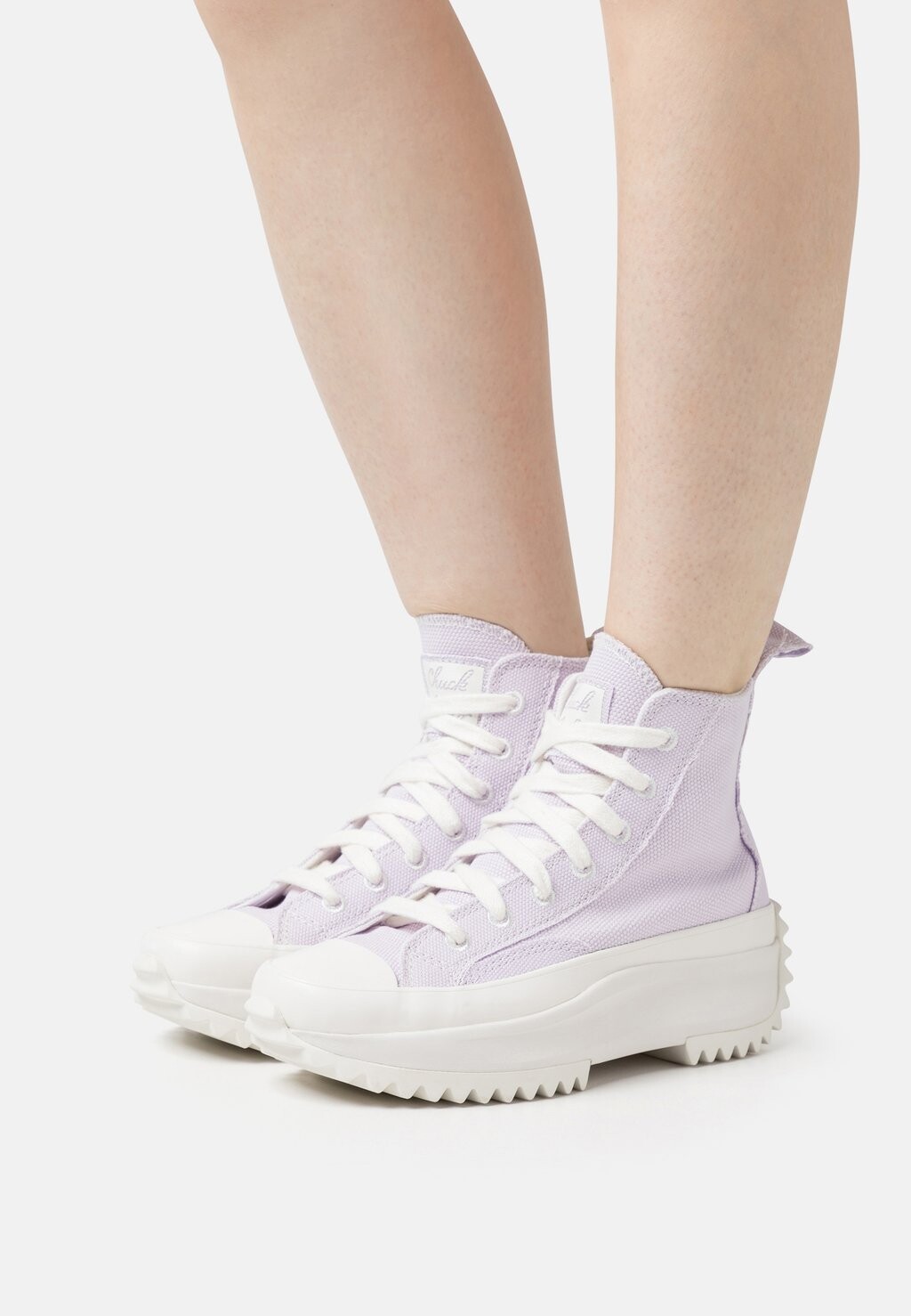 

Высокие кроссовки Converse