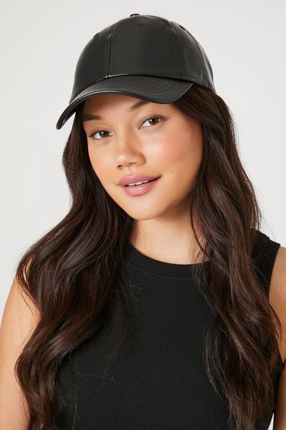 

Бейсбольная кепка из искусственной кожи Forever 21, черный