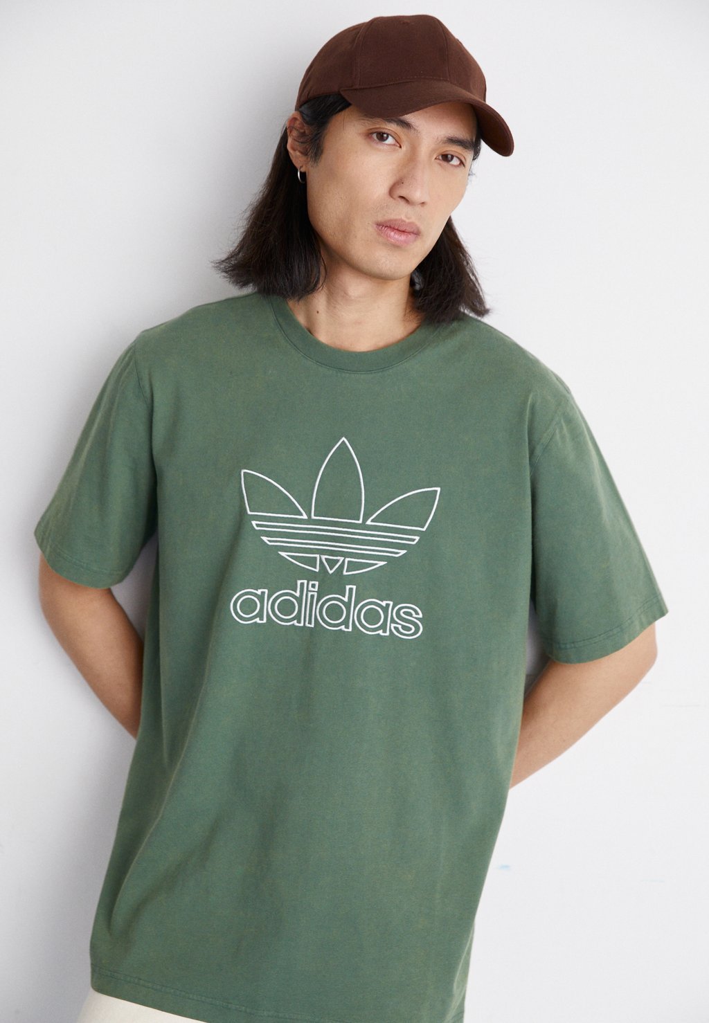 Футболка с принтом TREF TEE adidas Originals, цвет green oxide