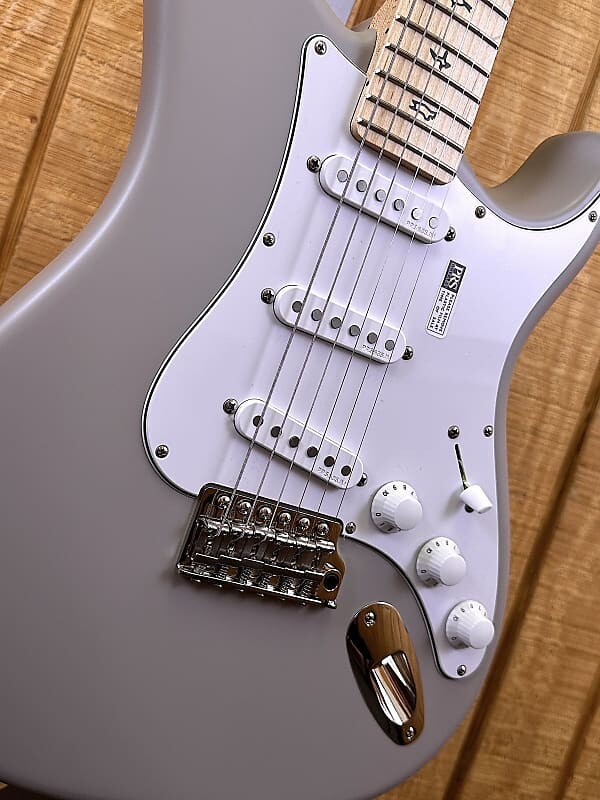 

Электрогитара PRS Silver Sky - Maple Moc Sand Satin 0375449